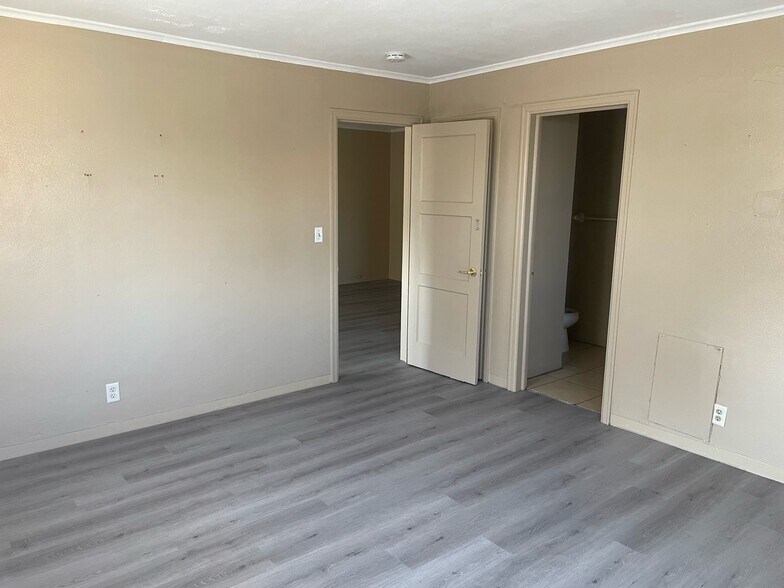 More Photos Of 42 Downtown Plz, Fairmont Apartments For Sale