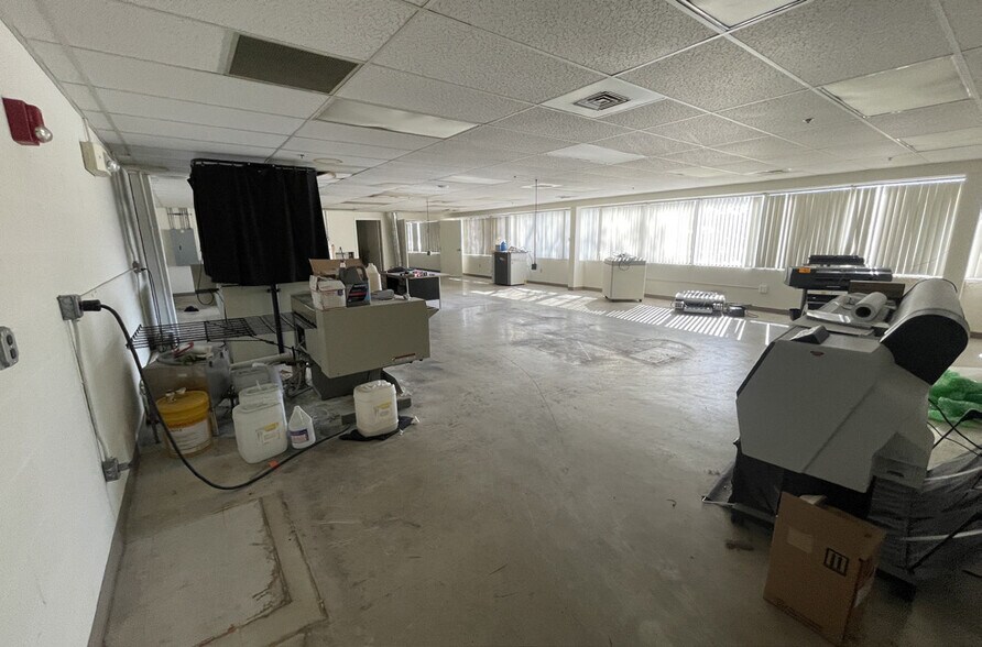 More Photos Of 1225 E West Maple Rd, Walled Lake Manufacturing For Lease