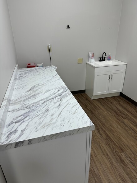 More Photos Of 5879-5891 S Transit Rd, Lockport Storefront For Lease