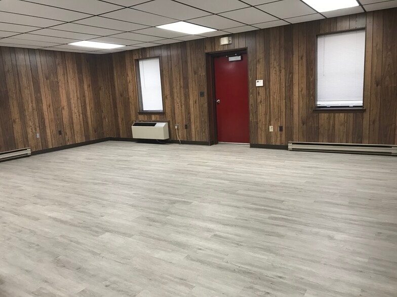 More Photos Of 9115-9125 Bursa Rd, Laurel Warehouse For Lease