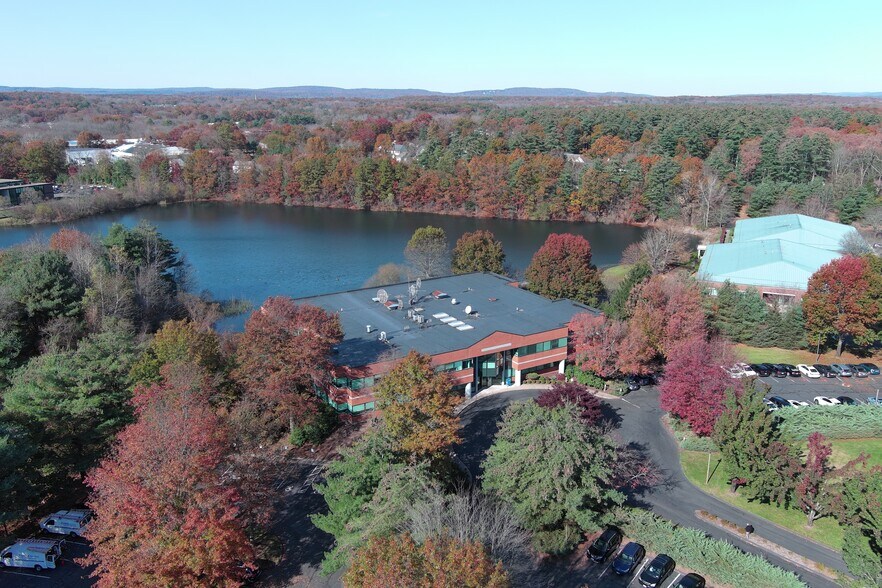 More Photos Of 10 Executive Dr, Farmington Office For Lease