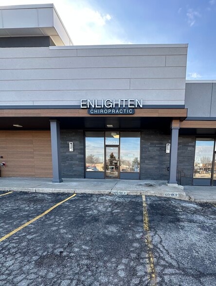 Primary Photo Of 9537-9573 W 87th St, Overland Park Unknown For Lease