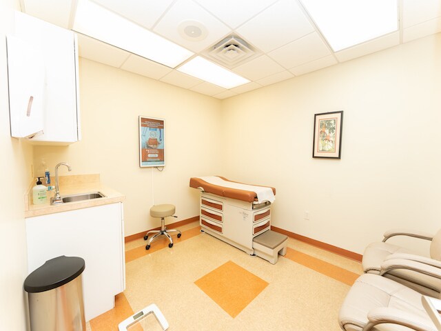 More Photos Of 1051-1103 W Sherman Ave, Vineland Medical For Lease