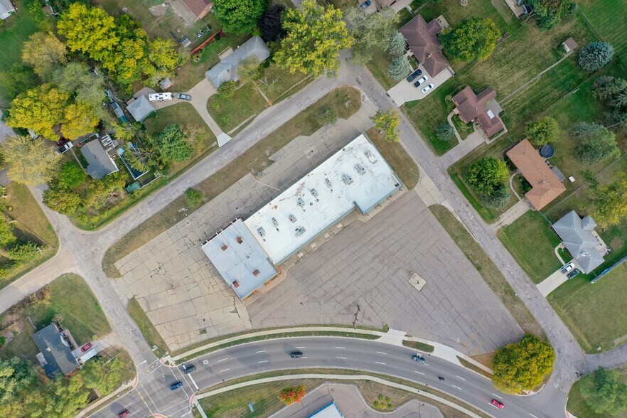 More Photos Of 38116-38160 S Gratiot Ave, Clinton Township Freestanding For Sale