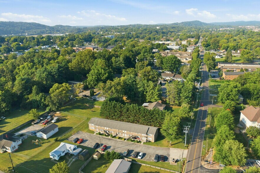 More Photos Of 706 E Inskip Dr, Knoxville Apartments For Sale