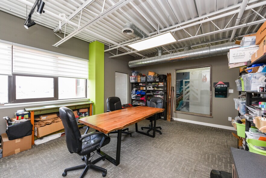 More Photos Of 750 Oakdale Rd, Toronto Light Distribution For Sale