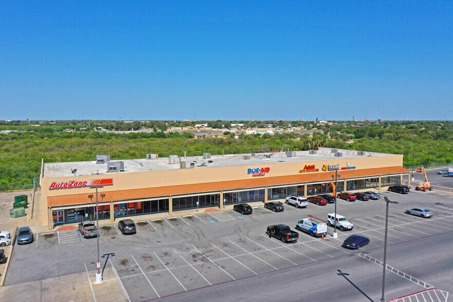 More Photos Of 2314-2316 S Zapata Hwy, Laredo Unknown For Lease