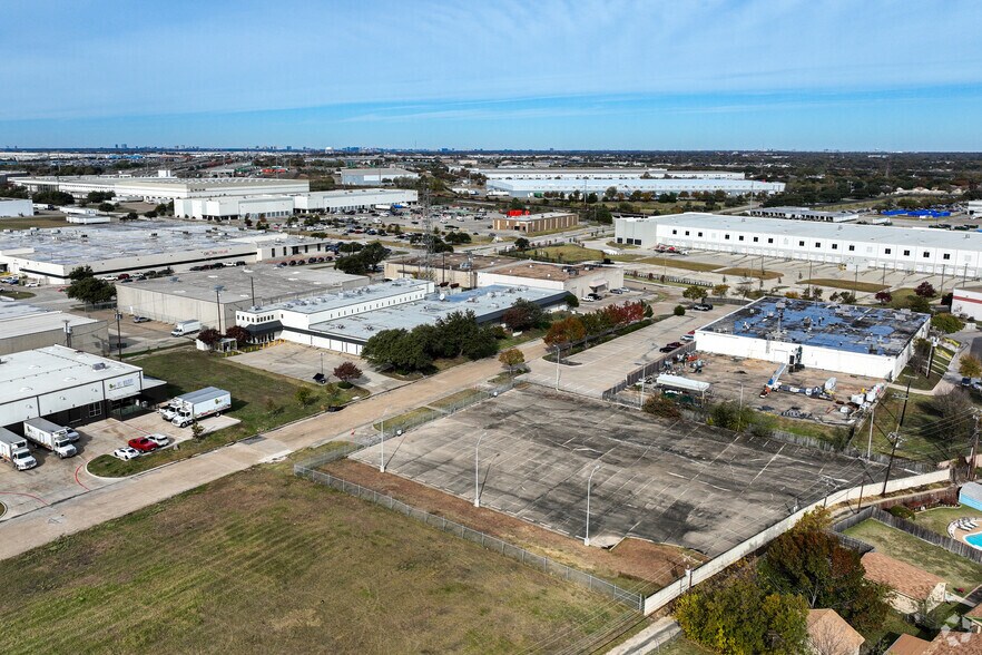 More Photos Of 2947 Executive Blvd, Mesquite Manufacturing For Sale