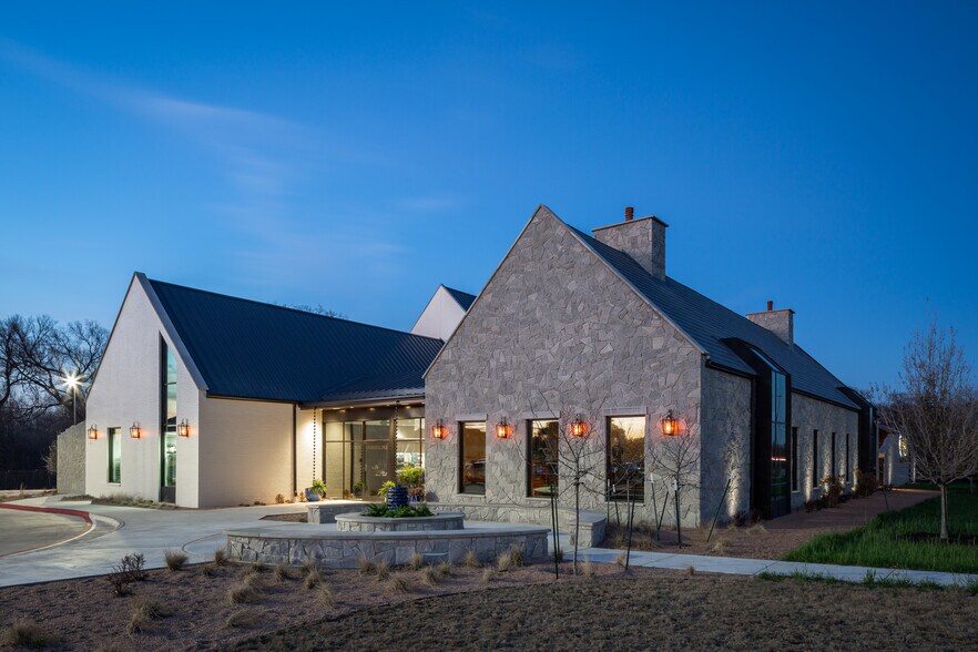 More Photos Of 4000 E Palm Valley Blvd, Round Rock Restaurant For Sale