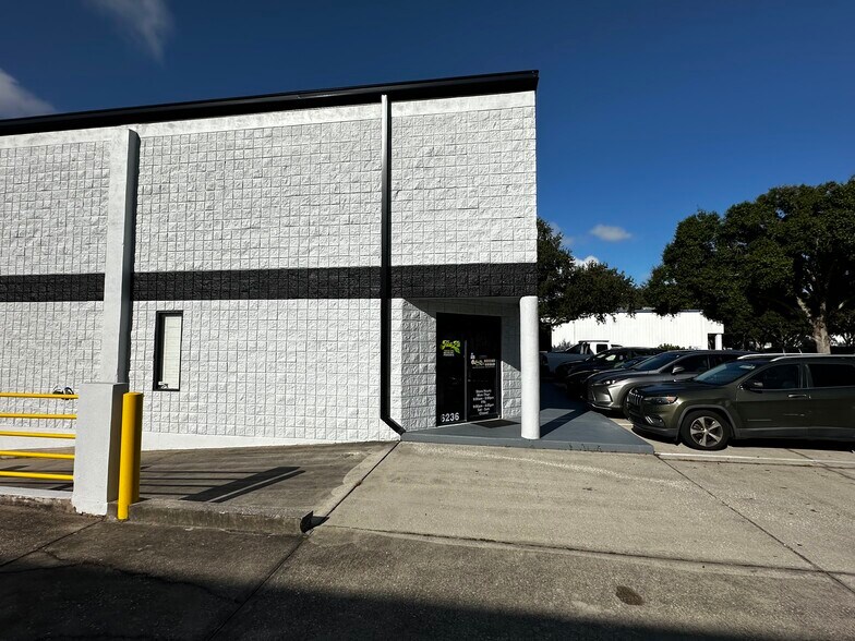 More Photos Of 6236 N 147th Ave, Clearwater Manufacturing For Lease