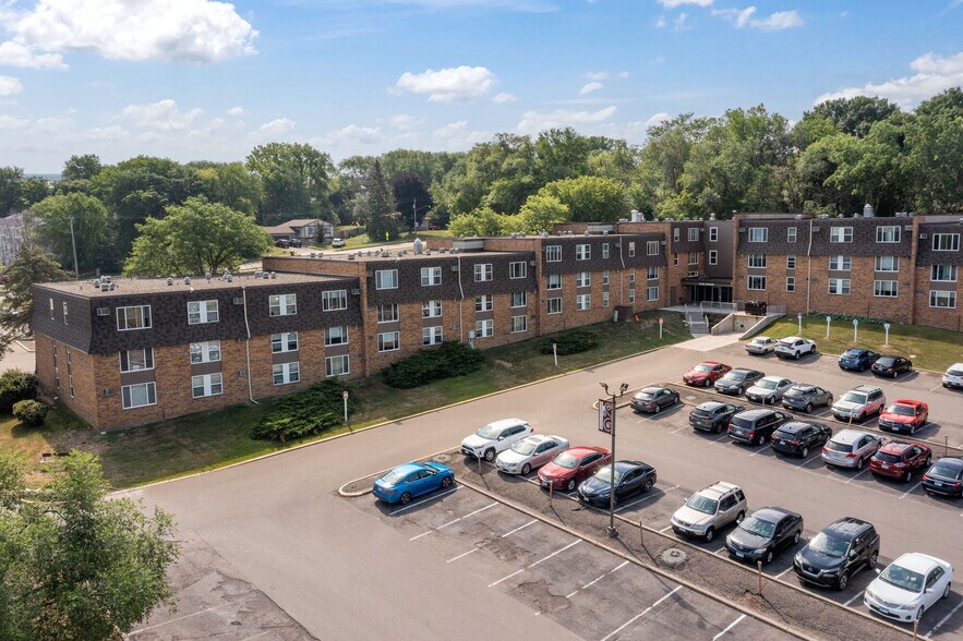 More Photos Of 2236 Lower Afton Rd, Saint Paul Apartments For Sale