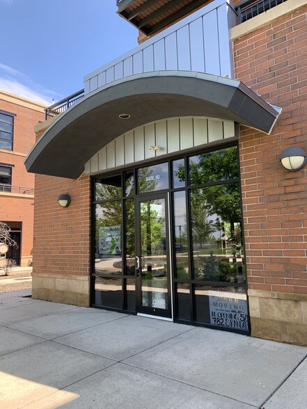 More Photos Of 2380 Esplanade Dr, Algonquin Office For Lease