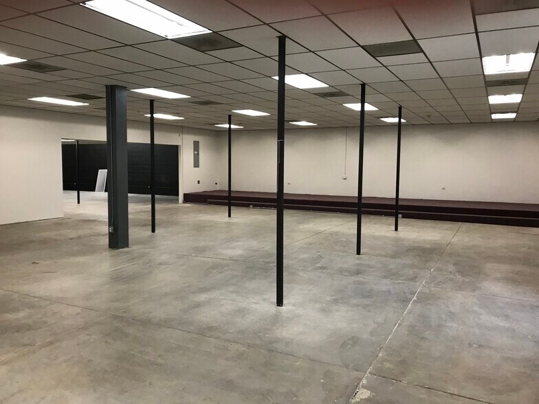 More Photos Of 1601 Reed St, Lakewood Warehouse For Lease
