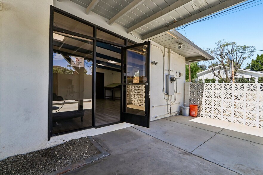 More Photos Of 11100 Sheldon St, Sun Valley Office Residential For Sale