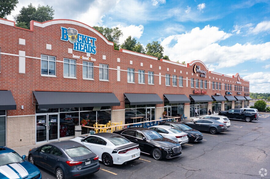 More Photos Of 6507 Harrison Ave, Cincinnati Storefront Retail Office For Lease