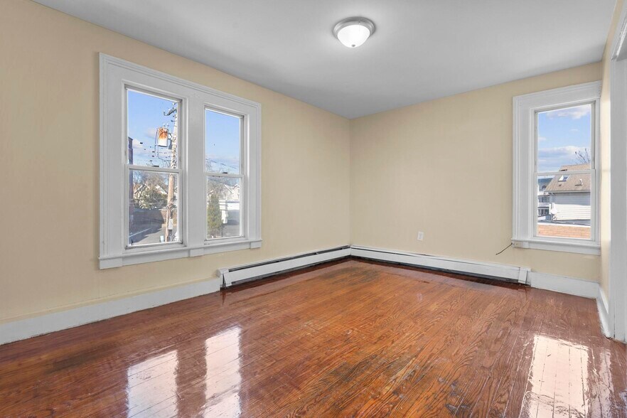 More Photos Of 122 Derby Ave, New Haven Apartments For Sale
