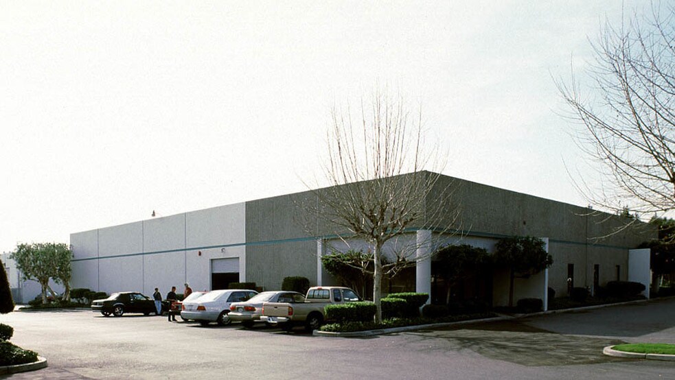 More Photos Of 1600 E Miraloma Ave, Placentia Industrial For Lease