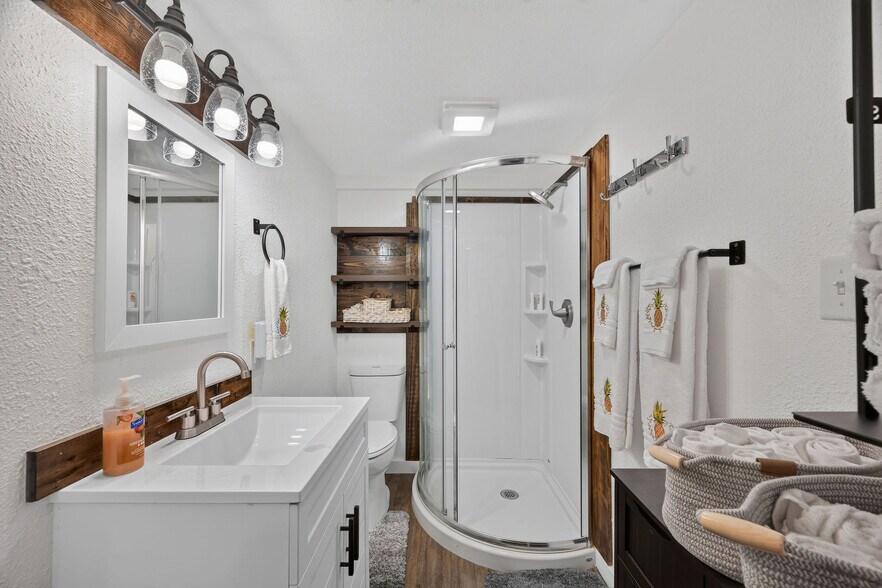 More Photos Of 64487 E 254 Loop, Grove Specialty For Sale