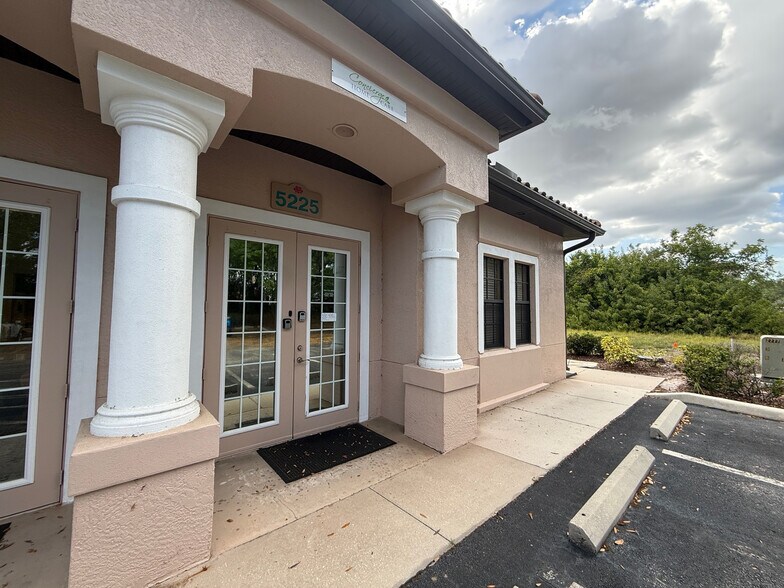 More Photos Of 5225-5229 Office Park Blvd, Bradenton Office For Sale