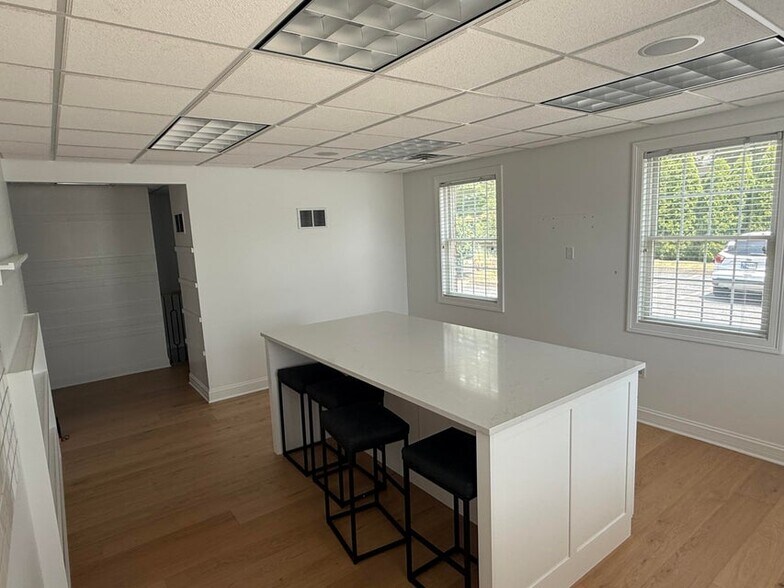 More Photos Of 9421 Joliet St, Saint John Medical For Lease