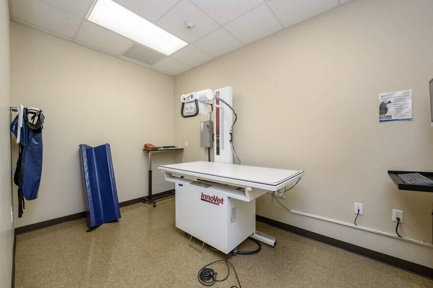 More Photos Of 612 Mount Pleasant Ave, West Orange Veterinarian Kennel For Sale