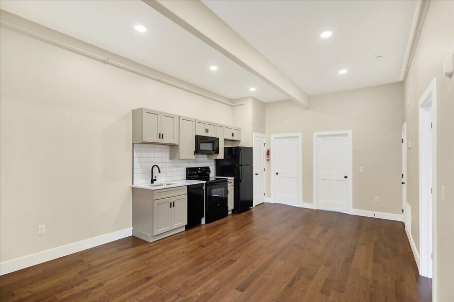 More Photos Of 241 S 5th St, Reading Apartments For Sale