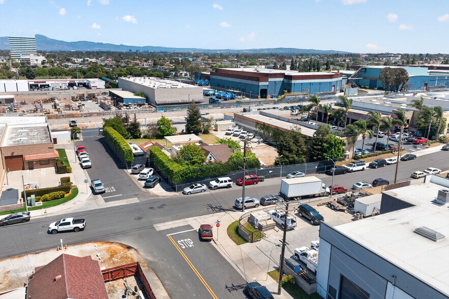 More Photos Of 17066 Palmdale Ln, Huntington Beach Contractor Storage Yard For Sale