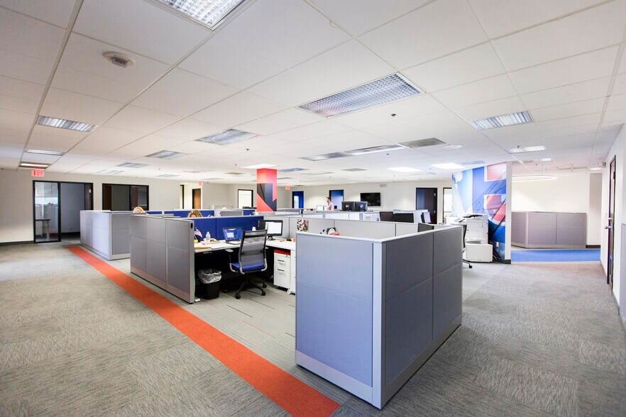 More Photos Of 28400 Northwestern Hwy, Southfield Office For Sale