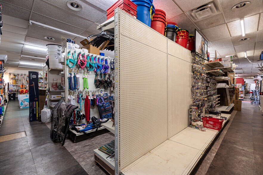 More Photos Of 723 E Highway 89, Kanab Storefront Retail Office For Sale
