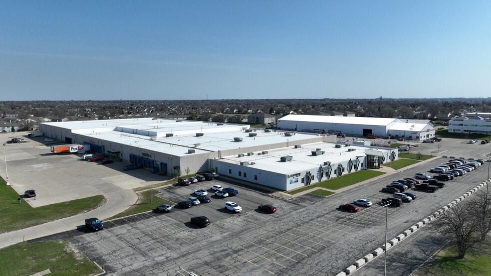 More Photos Of 2402 E Empire St, Bloomington Distribution For Sale