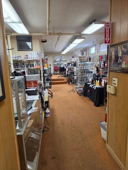More Photos Of 8040 Ridgeway Ave, Skokie Warehouse For Sale