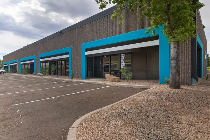 More Photos Of 5024 S Ash Ave, Tempe Unknown For Lease