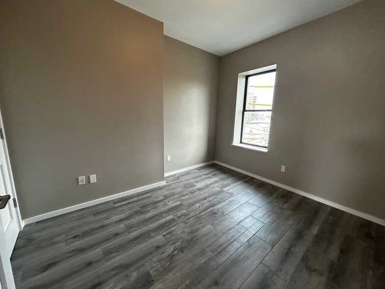 More Photos Of 1230 Bay St, Staten Island Storefront Retail Residential For Sale