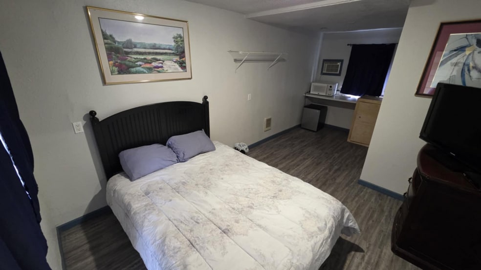 More Photos Of 407 W 1st Ave, Ritzville Hotel For Sale
