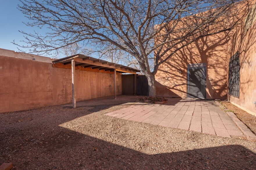 More Photos Of 1400 Maclovia Ln, Santa Fe Office Residential For Sale