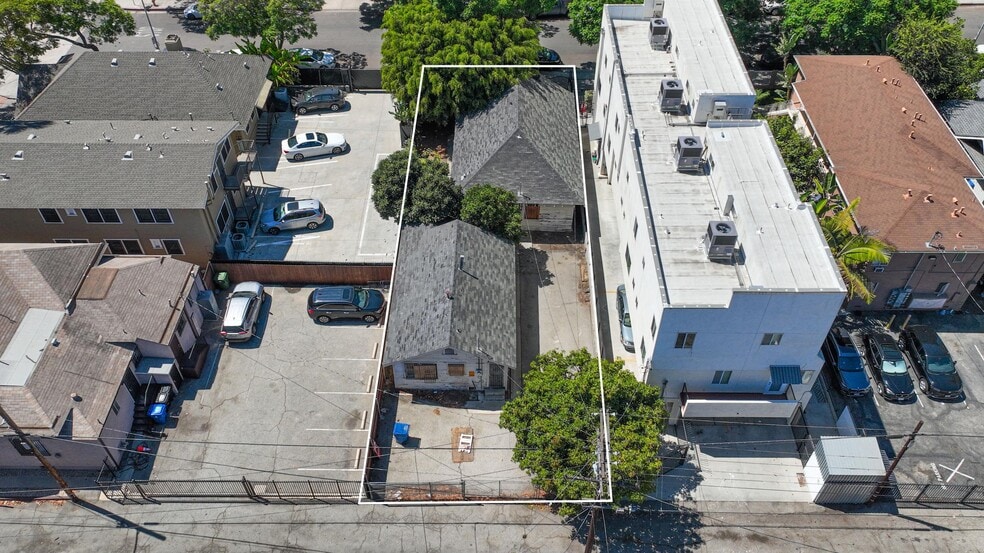 More Photos Of 3042 Royal St, Los Angeles Dormitory For Sale