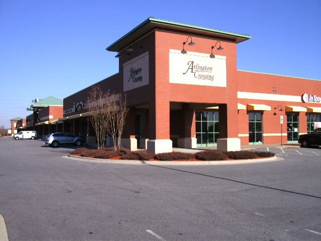 More Photos Of 1868-1900 W Arlington Blvd, Greenville Unknown For Lease