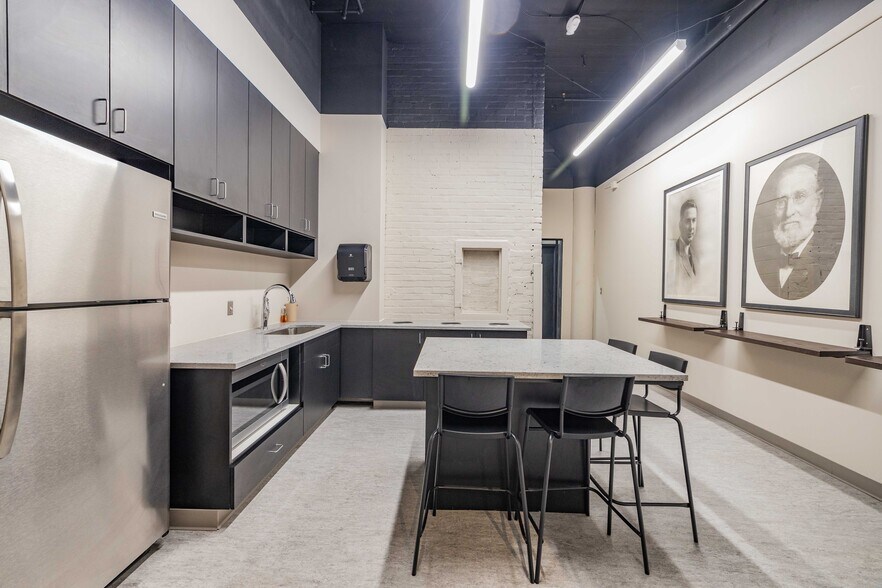 More Photos Of 1111 Bellevue St, Detroit Research And Development For Lease