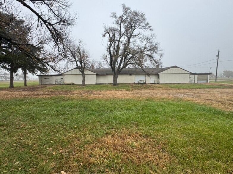 More Photos Of 6810 SE Dwight St, Topeka Industrial For Sale