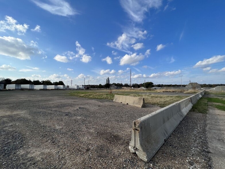 More Photos Of 3949 W 70th St, Shreveport Land For Lease
