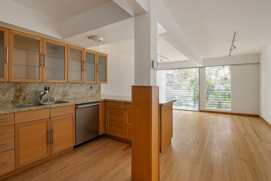 More Photos Of 2330 Silver Ridge Ave, Los Angeles Apartments For Sale