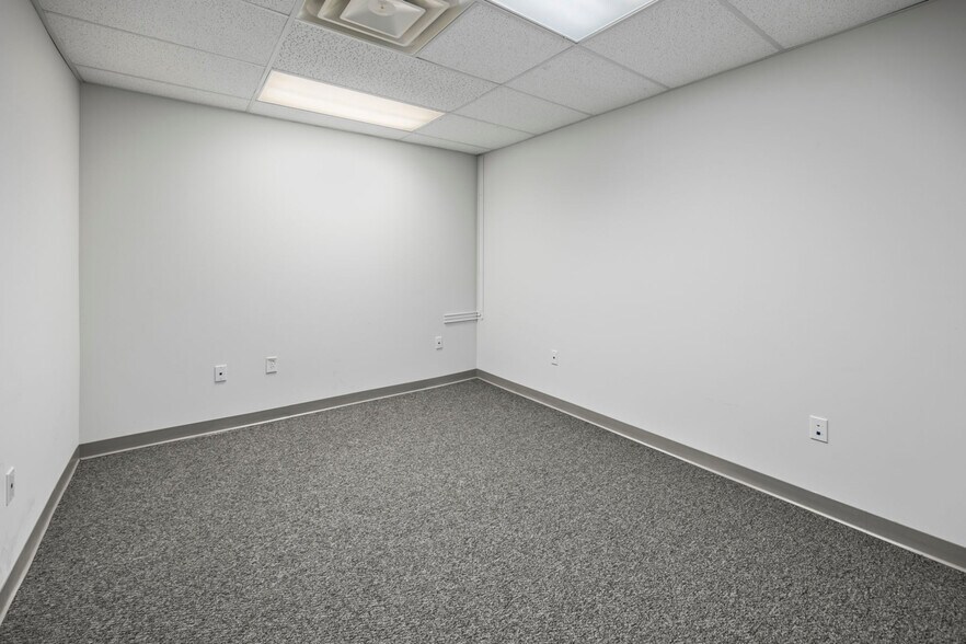 More Photos Of 314 Chris Gaupp Dr, Galloway Medical For Lease