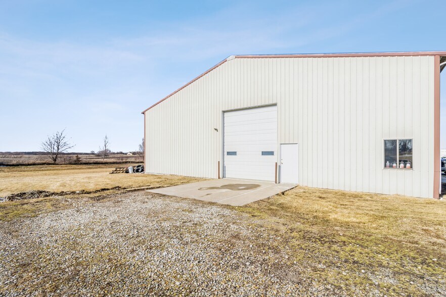 More Photos Of 2326 N Main St, Osceola Auto Repair For Sale