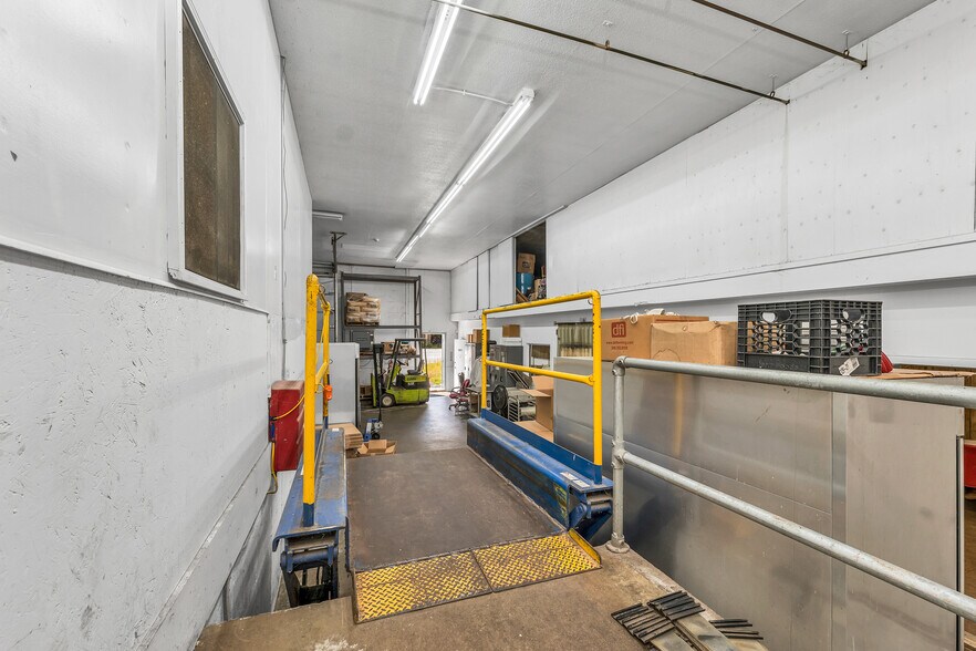 More Photos Of 22 Kendall Pond Rd, Derry Food Processing For Sale