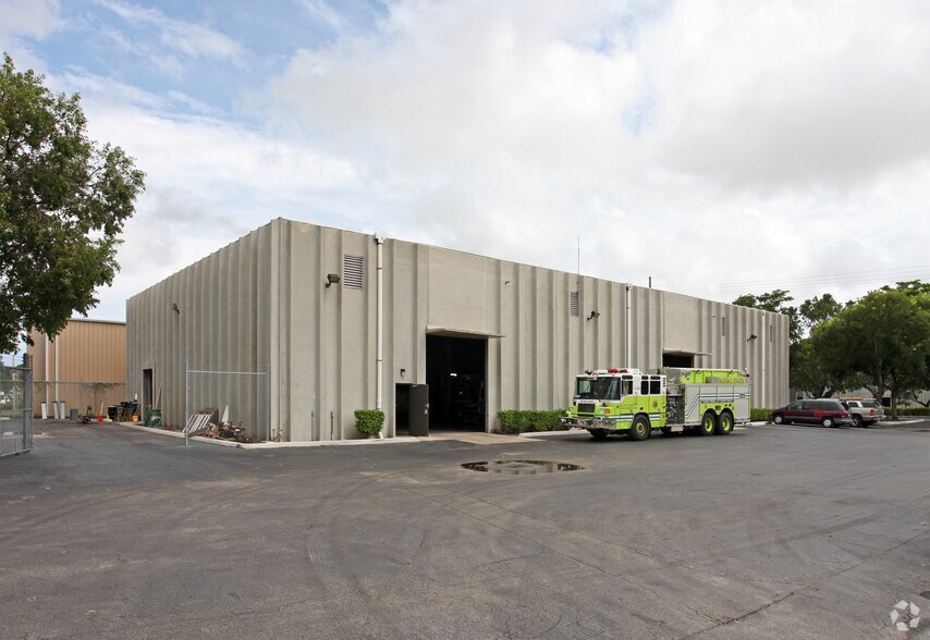 More Photos Of 1701 NW 33rd St, Pompano Beach Warehouse For Lease