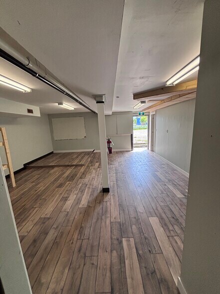 More Photos Of 2409 Main St, West Kelowna Storefront Retail Office For Lease