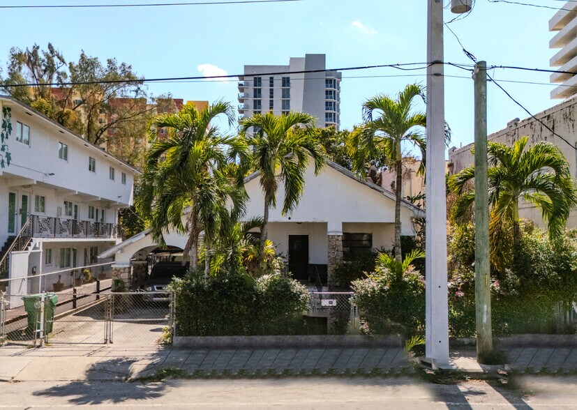 More Photos Of 566 NW 1st St, Miami Land For Sale