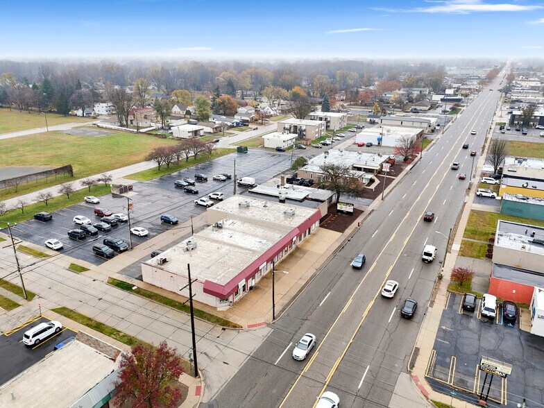 More Photos Of 30948-30960 Ford Rd, Garden City Storefront For Lease