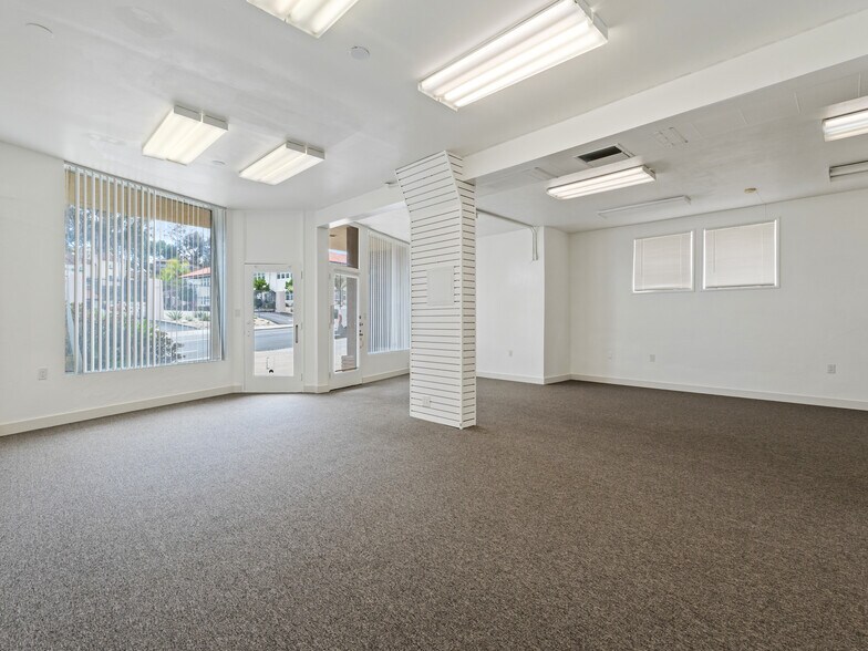More Photos Of 7940 La Mesa Blvd, La Mesa Office For Lease