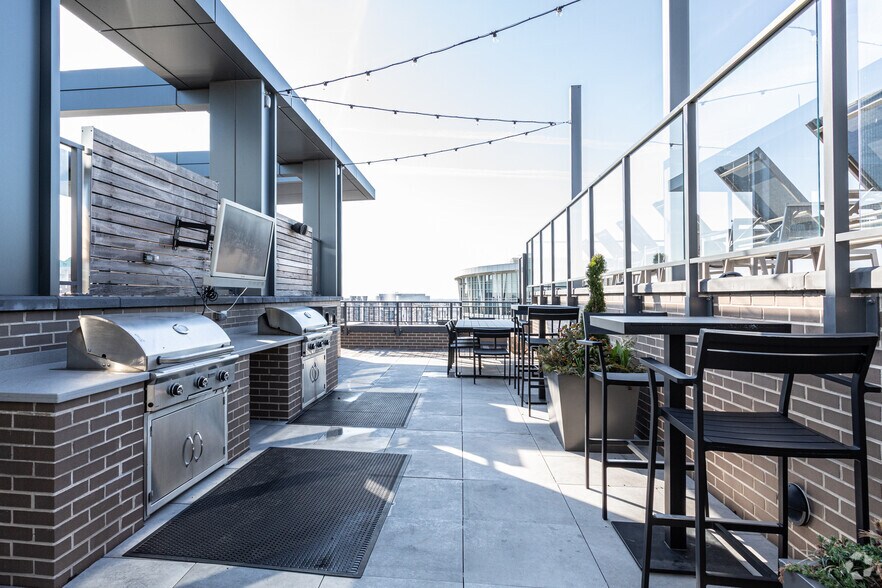 More Photos Of 1008 N Glebe Rd, Arlington Apartments For Lease